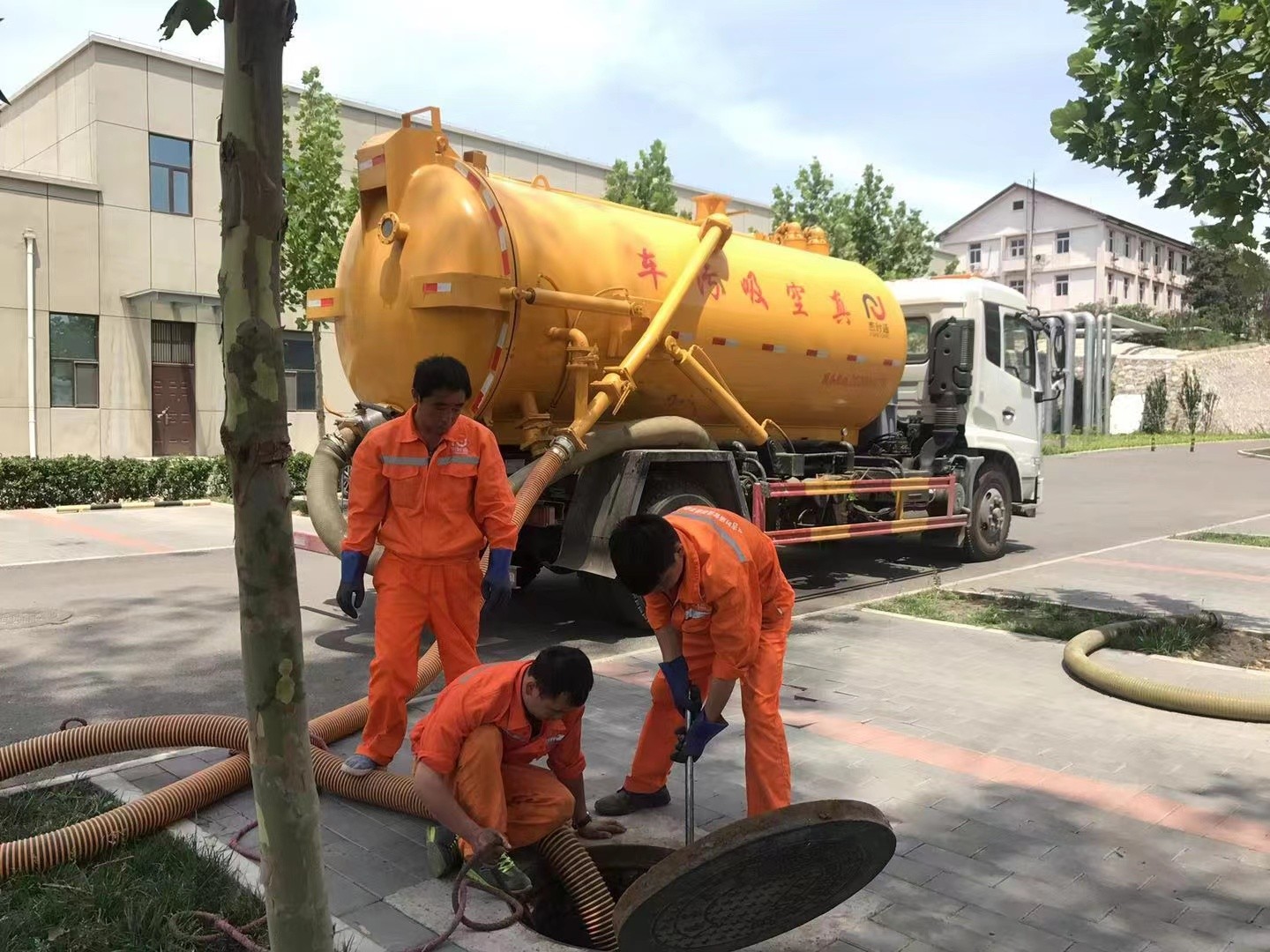 管城回族化粪池清理与5-8吨吸粪车施工效率分析